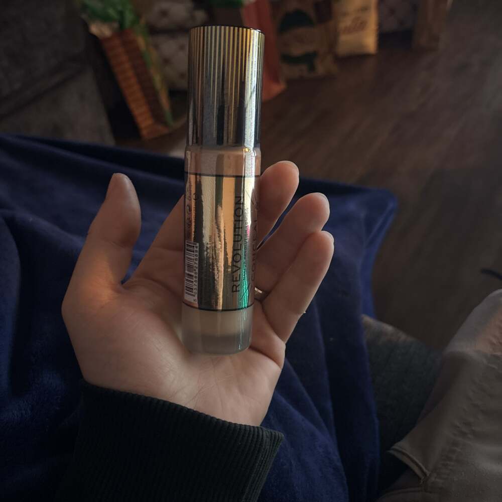 Glow Skin Fauxxdation Luminous Foundation F7